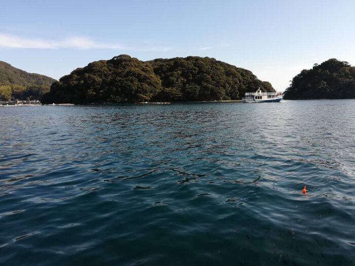 対岸の舟屋を眺めながら投げサビキ